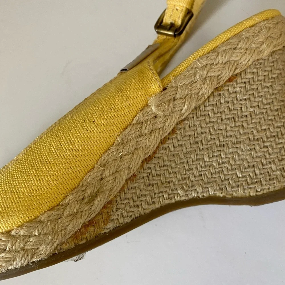 Zoe & Zac yellow canvas and jute wedges, Sz. 8